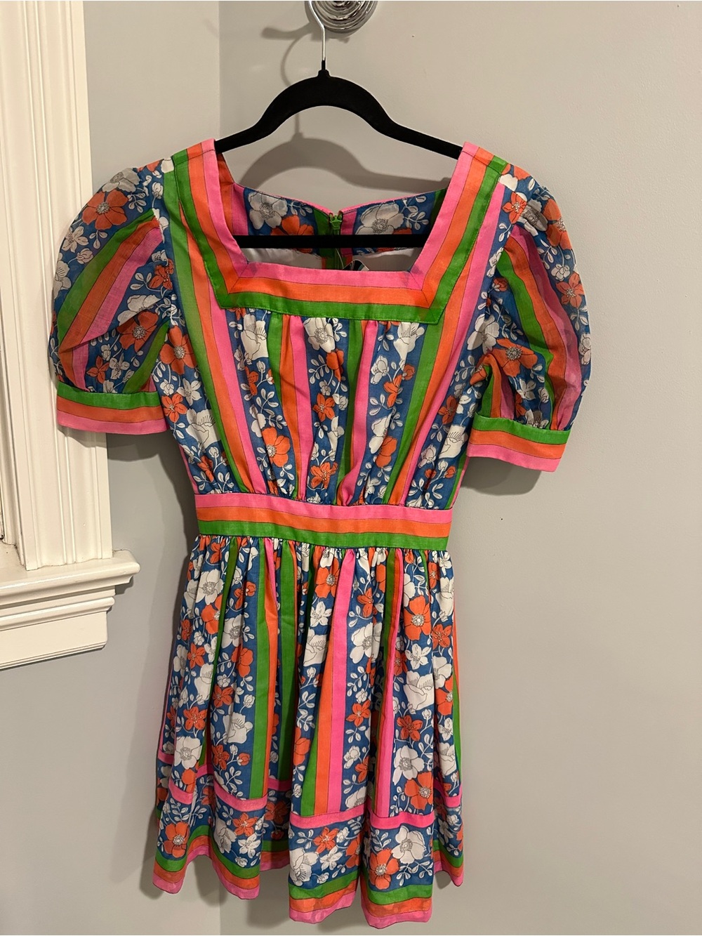 Perfect Vintage Colorful Floral Stripe Puff Sleeve Party Dress